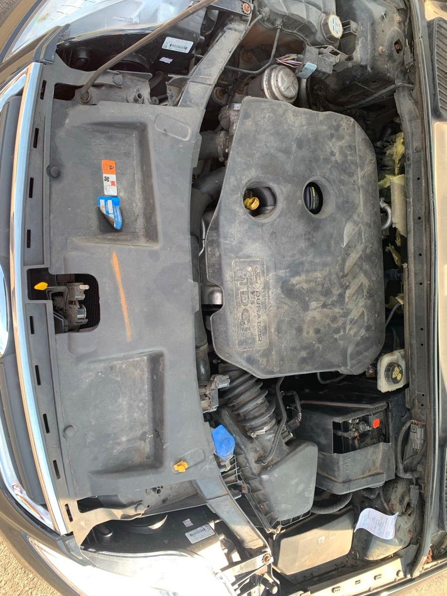 Ford Mondeo 2011 — photo 10