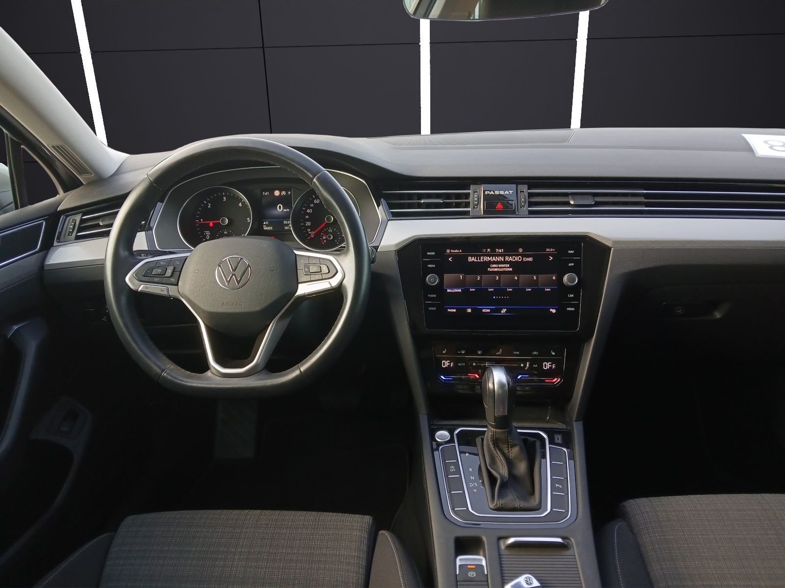 Fahrzeugabbildung Volkswagen Passat Variant TDI Business DSG LED Navi ACC RFK