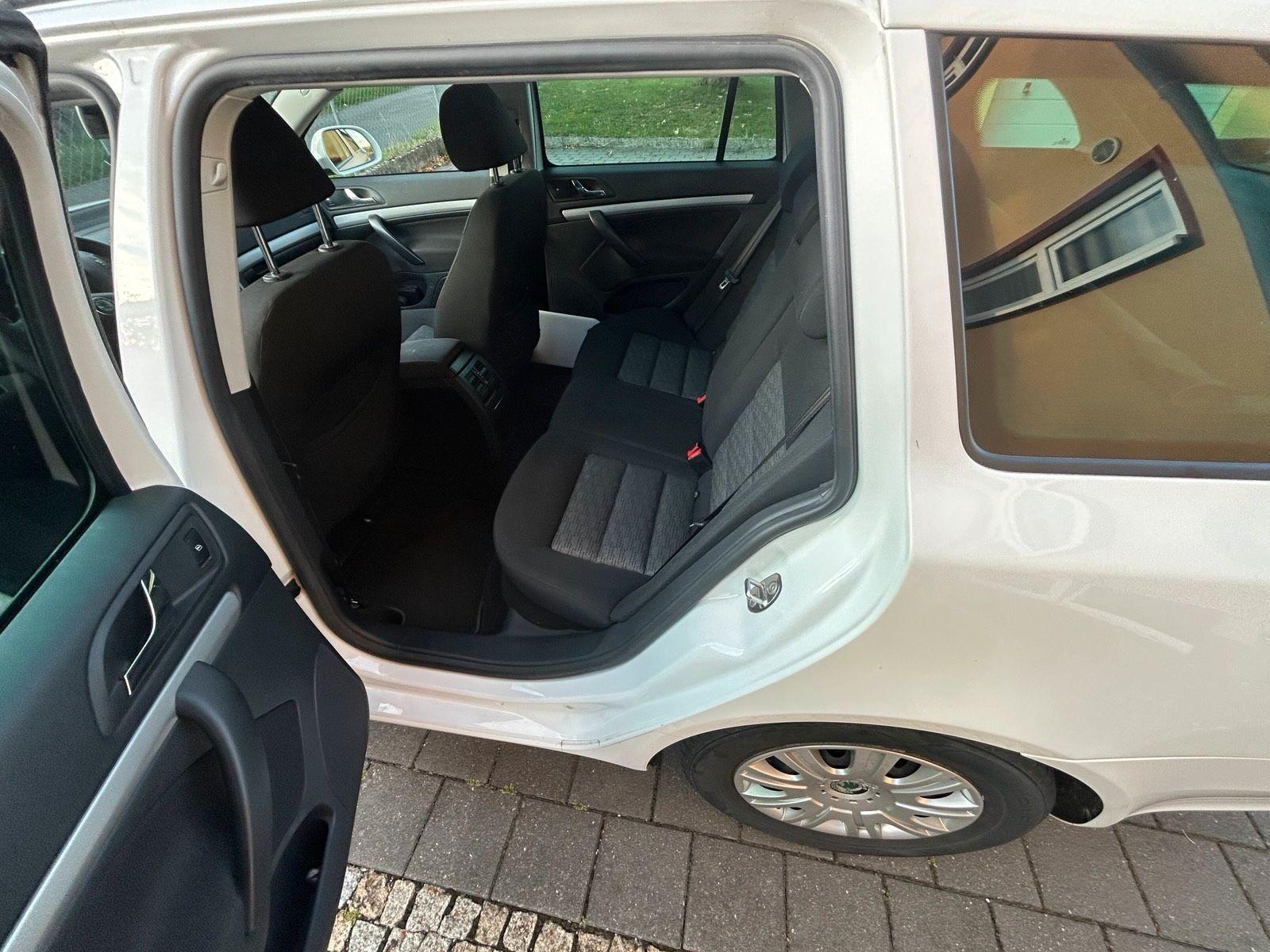 Skoda Octavia 2013 — photo 10