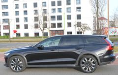 VOLVO V60 Cross Country D4 Pro AWD Leder Navi Cam LED