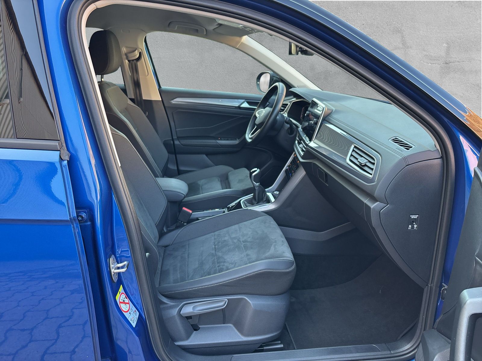 Fahrzeugabbildung Volkswagen T-Roc Style 1.0 TSI App-Connect LED