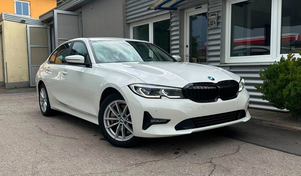 Image of BMW 330