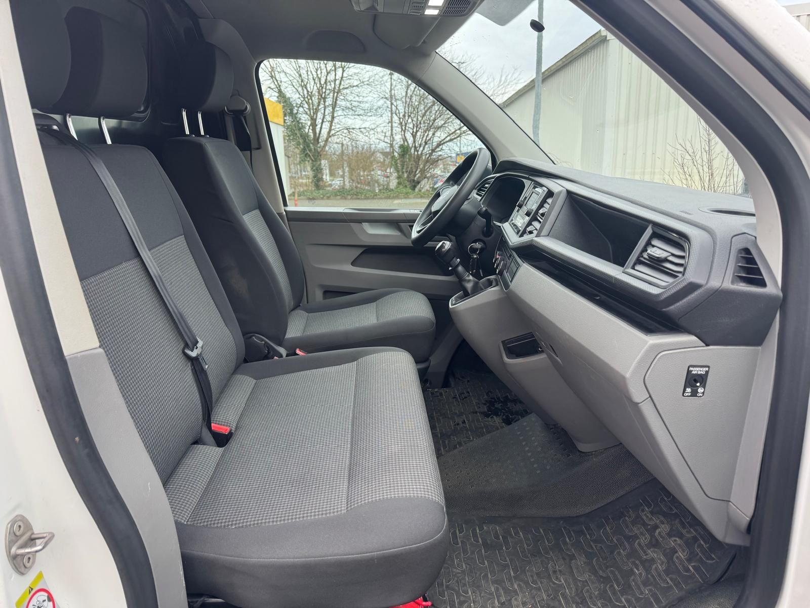 Fahrzeugabbildung Volkswagen T6.1 Transporter Bluetooth+Klima