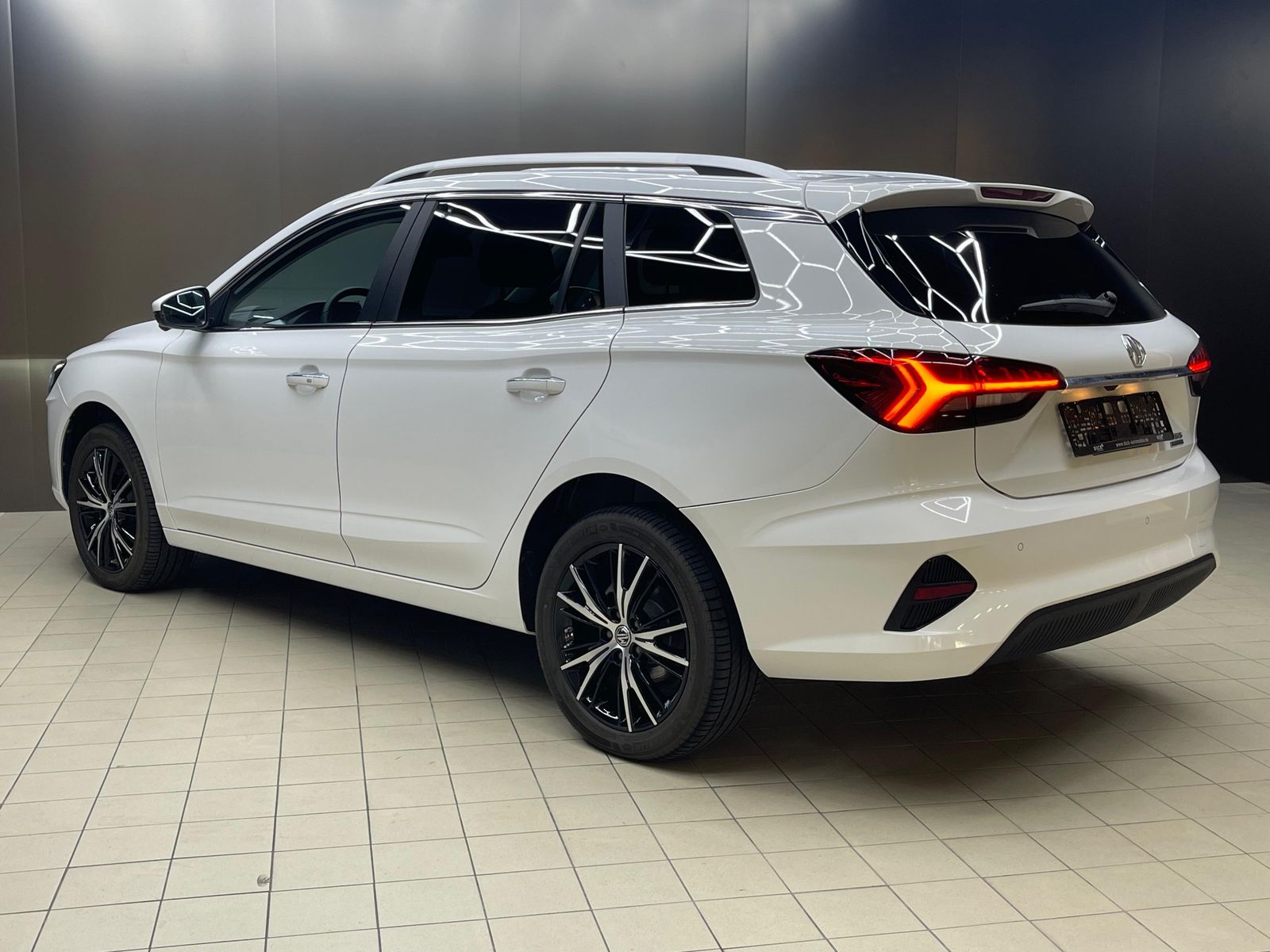 Fahrzeugabbildung MG MG5 51 KWH Luxury NAVI+LED+SHZ+DAB+ACC+360°+DAB+