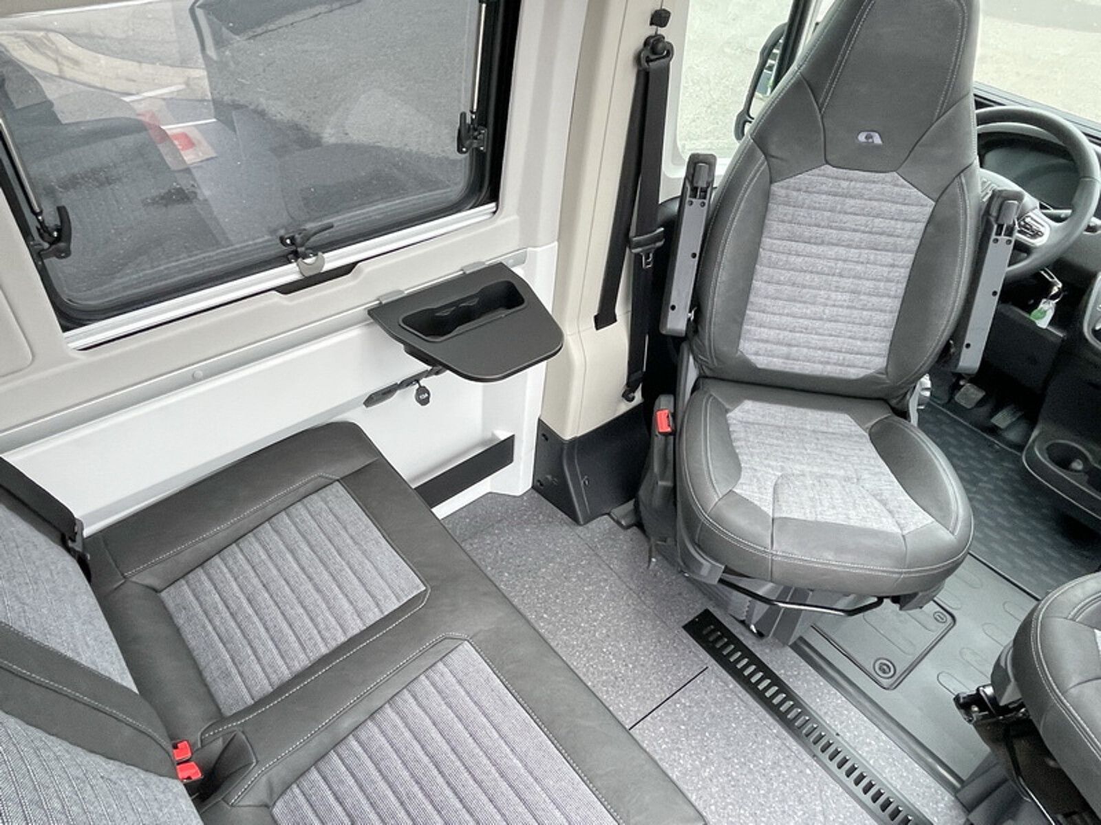 Fahrzeugabbildung Adria Twin Edition 640 SGX Windschutzscheibe beheizt