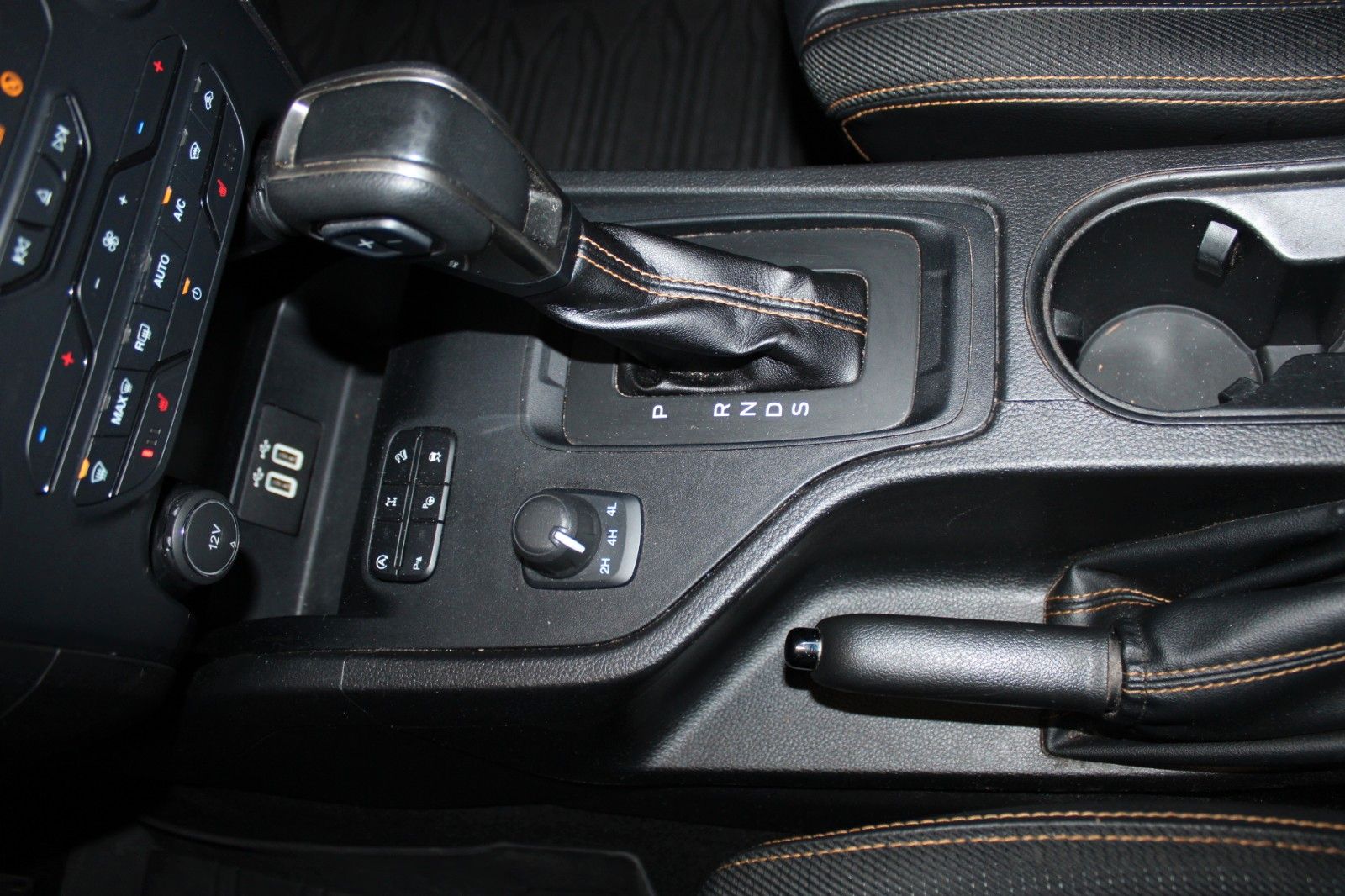 Fahrzeugabbildung Ford Ranger Wildtrak Automatik AHK LED CAM ACC STDHZ