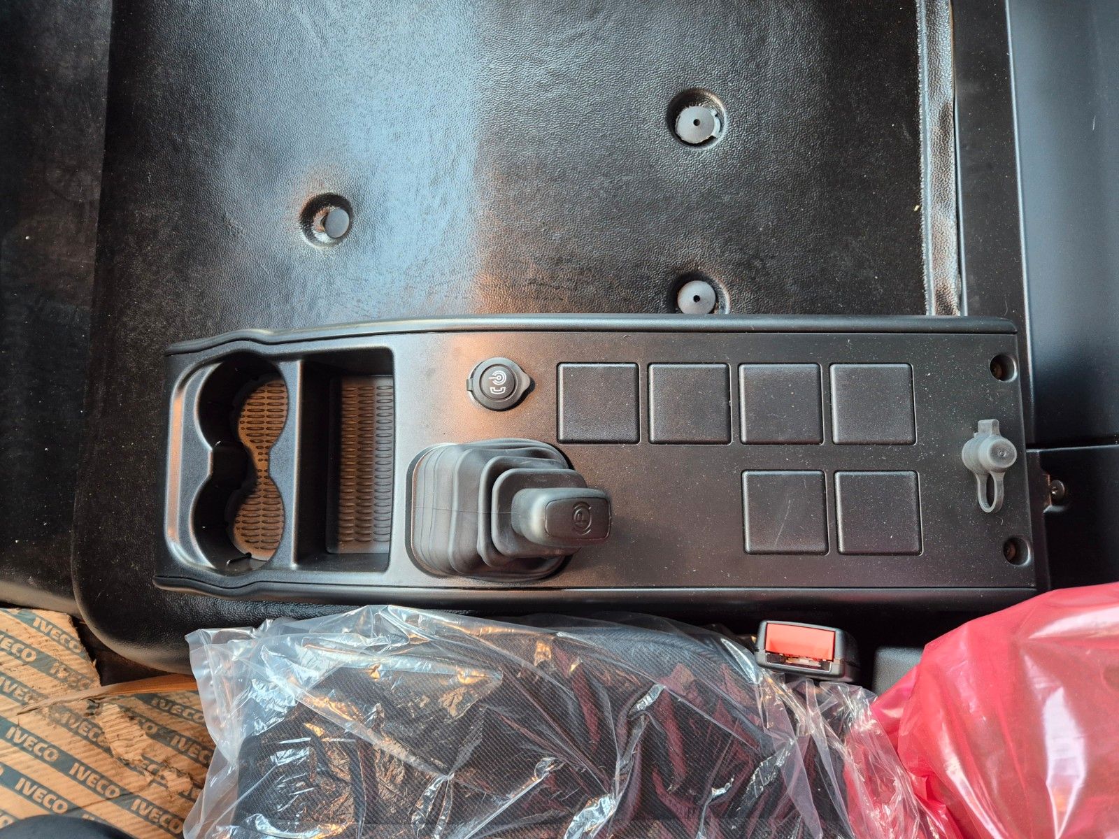 Fahrzeugabbildung Iveco Eurocargo ML80E22/P 2x AHK Klima Standh. Bett