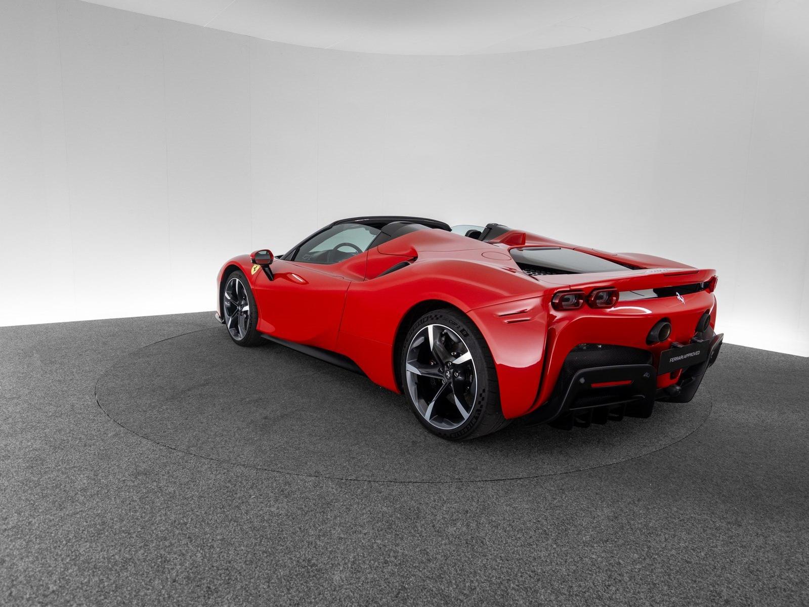 Ferrari SF90 Spider