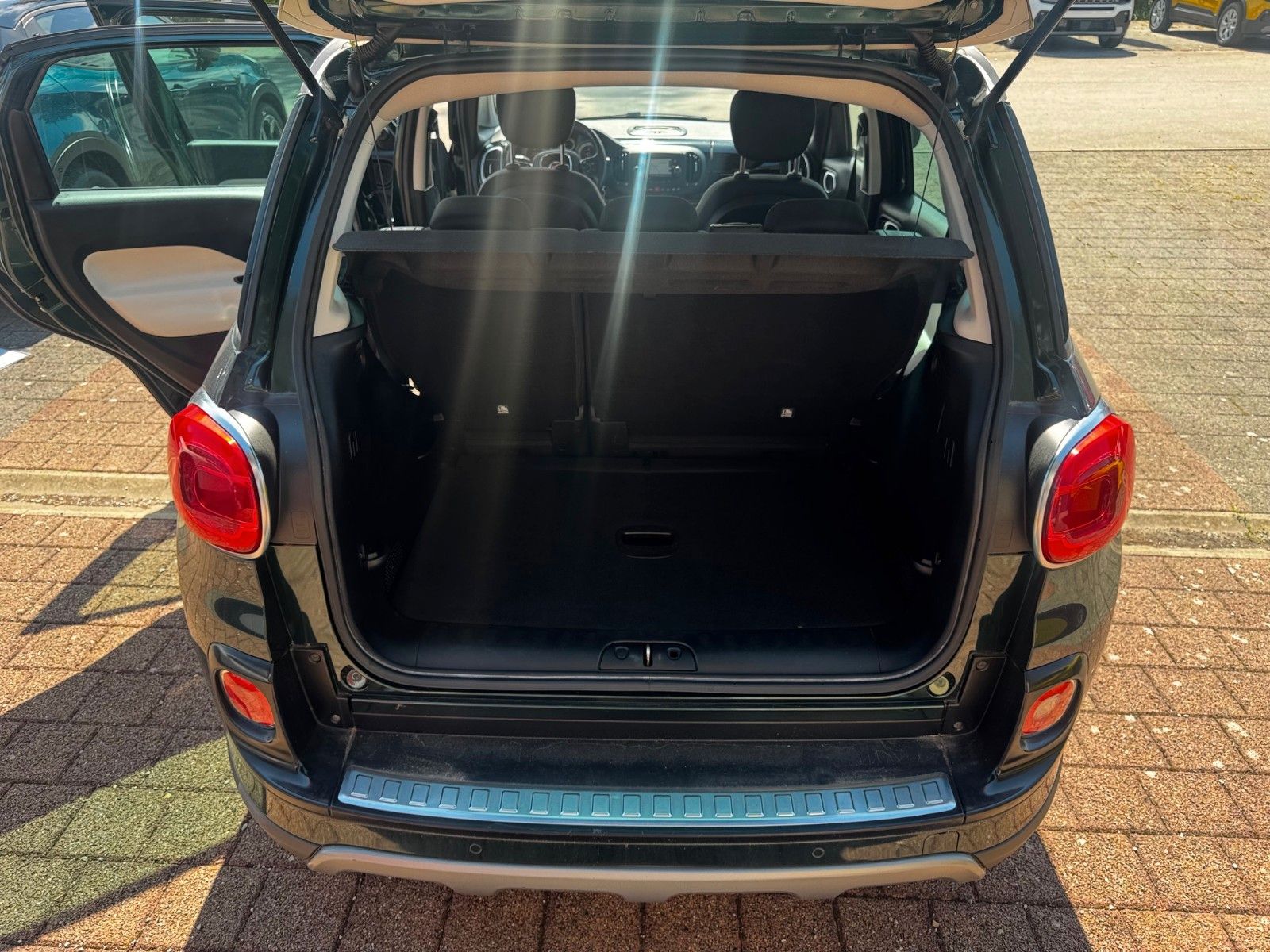 Fahrzeugabbildung Fiat 500L Trekking NAVI BLUETOOTH KLIMA RADIO