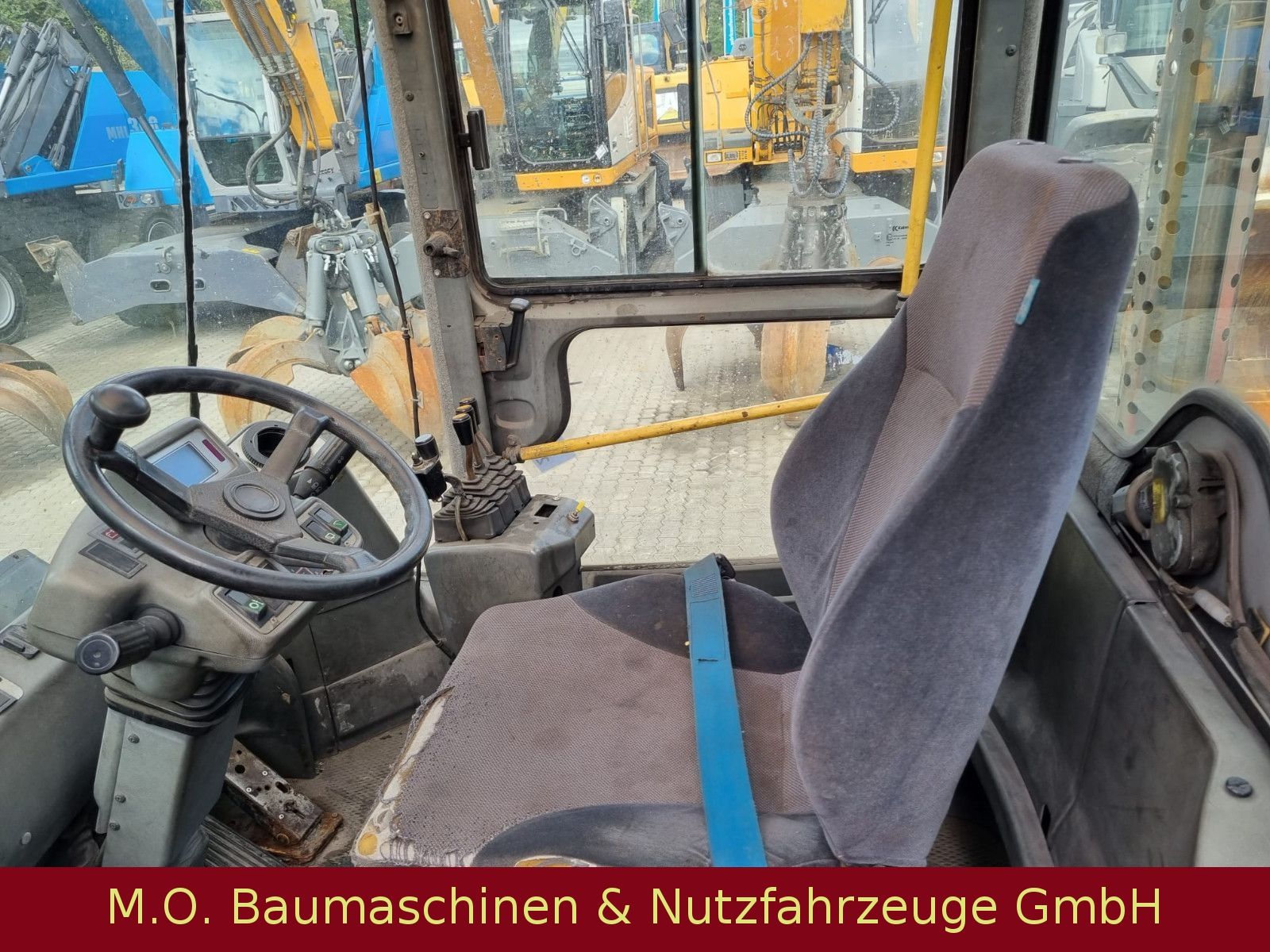 Fahrzeugabbildung Kalmar DCE 160-12 /  16 t / 4 m / SS / ZV / Duplex