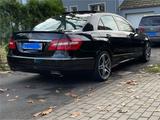 Mercedes-Benz Mercedes Benz E500 W212 Vollausstattung - Mercedes-Benz E 500 in Duisburg