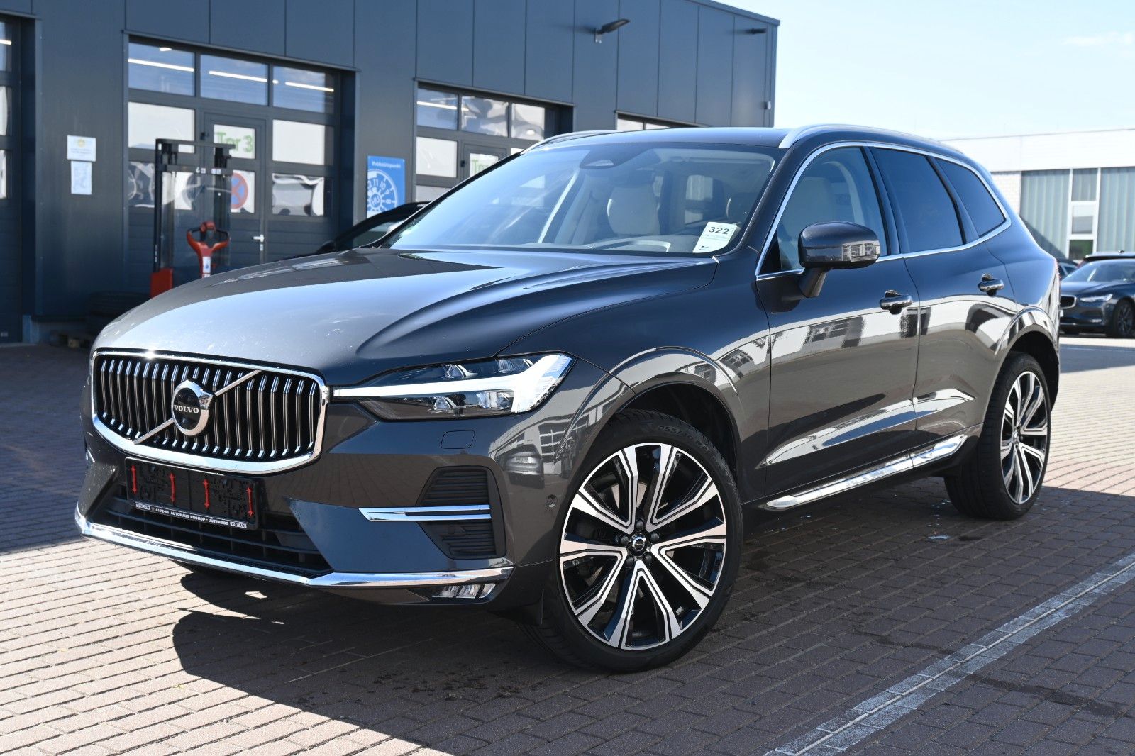 Fahrzeugabbildung Volvo XC60 B5D Inscription MASS*360°*AHK*Pano*ACC*