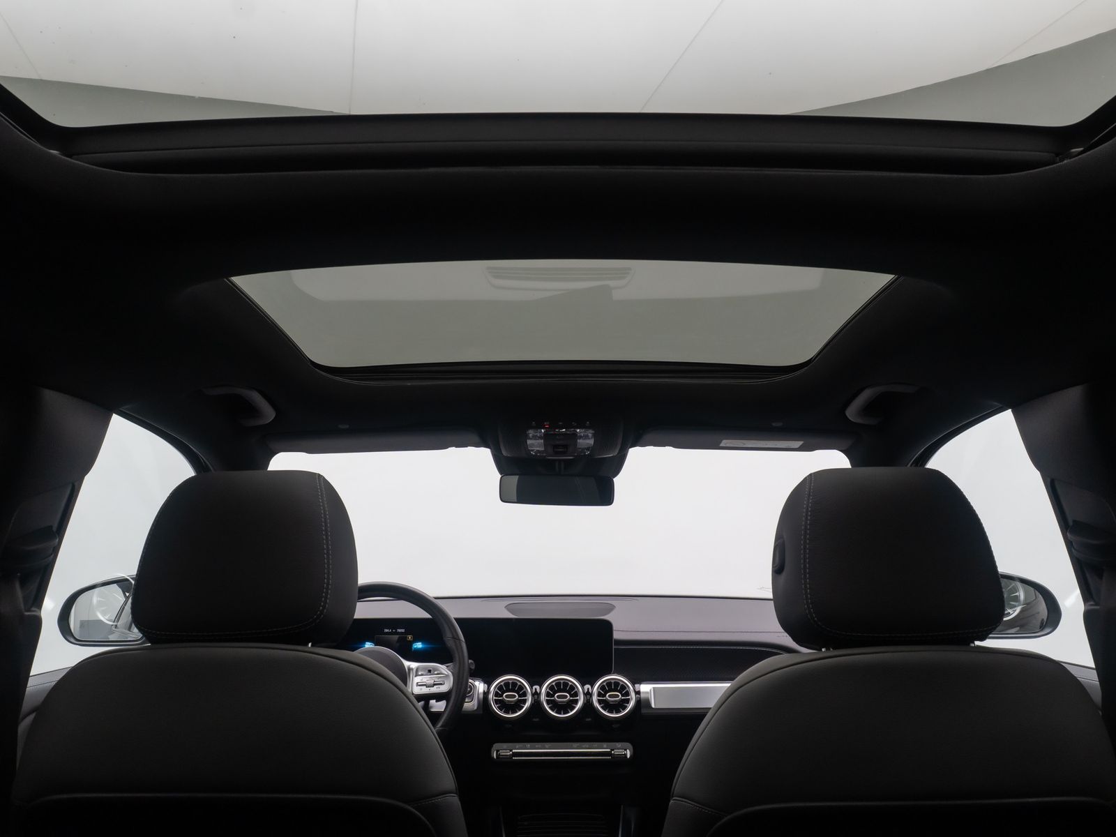 Fahrzeugabbildung Mercedes-Benz GLB 220d AMG Line SoundSys 360&deg;Panorama Standhzg