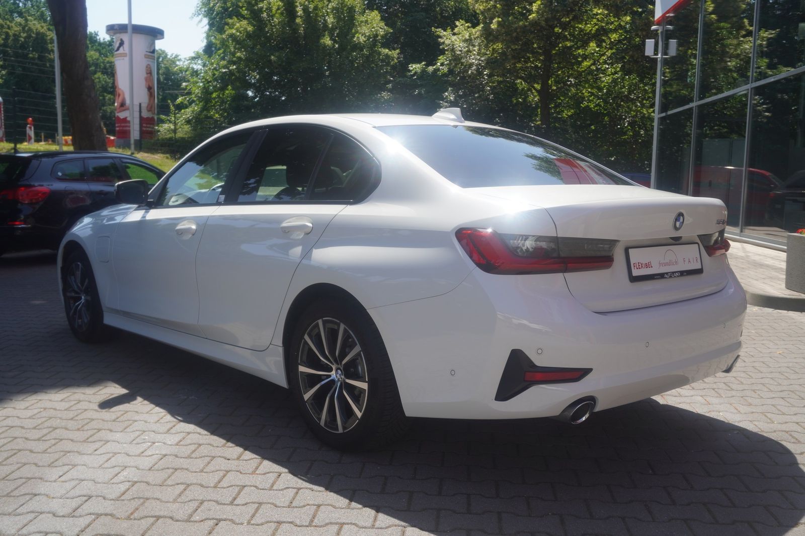 BMW 320e Advantage LED ACC Totwinkel Keyless-Go Navi foto 8