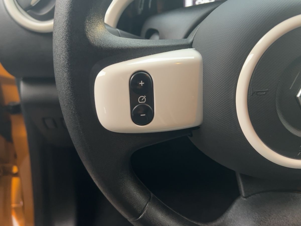 Fahrzeugabbildung Renault Twingo Electric ZEN Klima DAB+ 7"