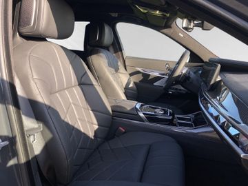 BMW 750 - 9