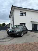 Opel  Astra Sports 1.6 Turbo 132kW TÜV Neu - Opel Astra aus 2010: Sport