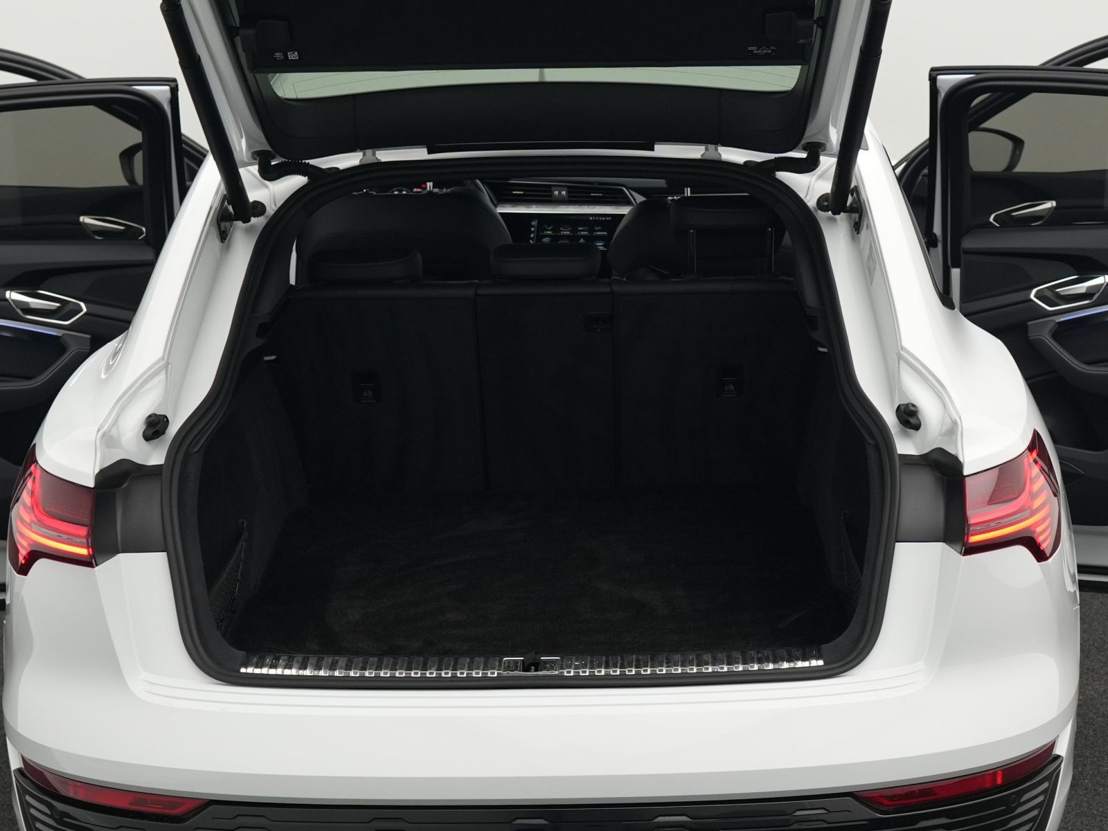 Audi Q8 e-tron - Bild 15