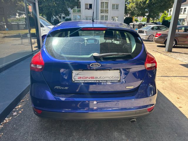 Fahrzeugabbildung Ford Focus 1.5 Autom.Titanium+Navi+Parkpilot+BT+SHZ+