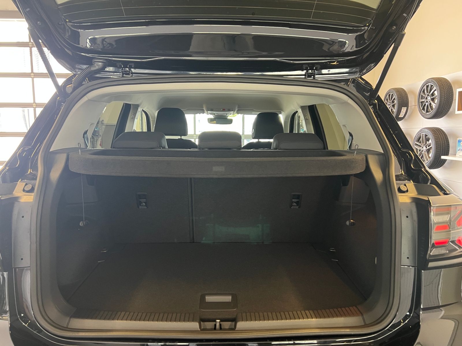 Fahrzeugabbildung Volkswagen T-Cross Life 1.0 TSI DSG *LED, App-Connect, 17"-