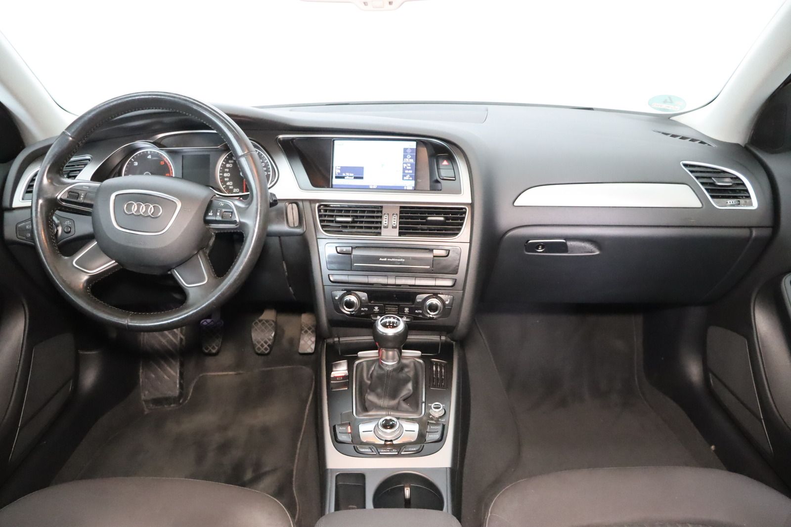 Fahrzeugabbildung Audi A4 2.0 TDI  Avant * Bi-Xenon * Navi * PDC