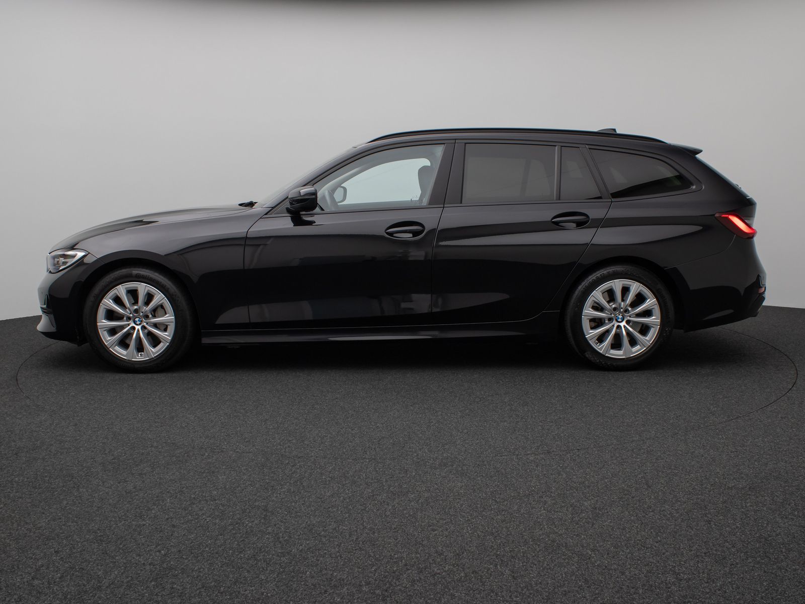 Fahrzeugabbildung BMW 330i Panorama Komfort Leder Sportsitz Stop&Go