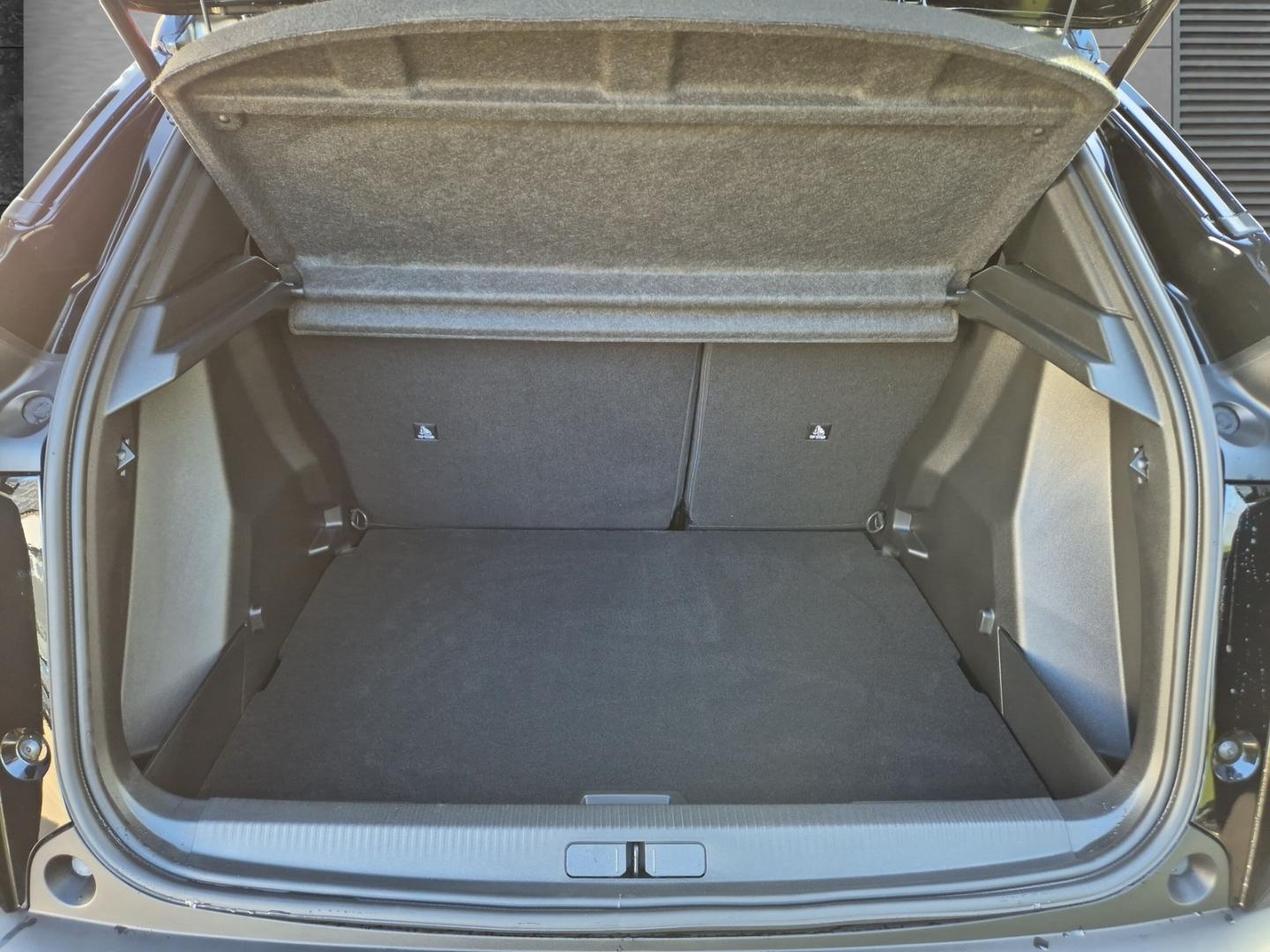 Peugeot 2008 Allure Hybrid AT Navi AHK-abnehmbar Grip Co
