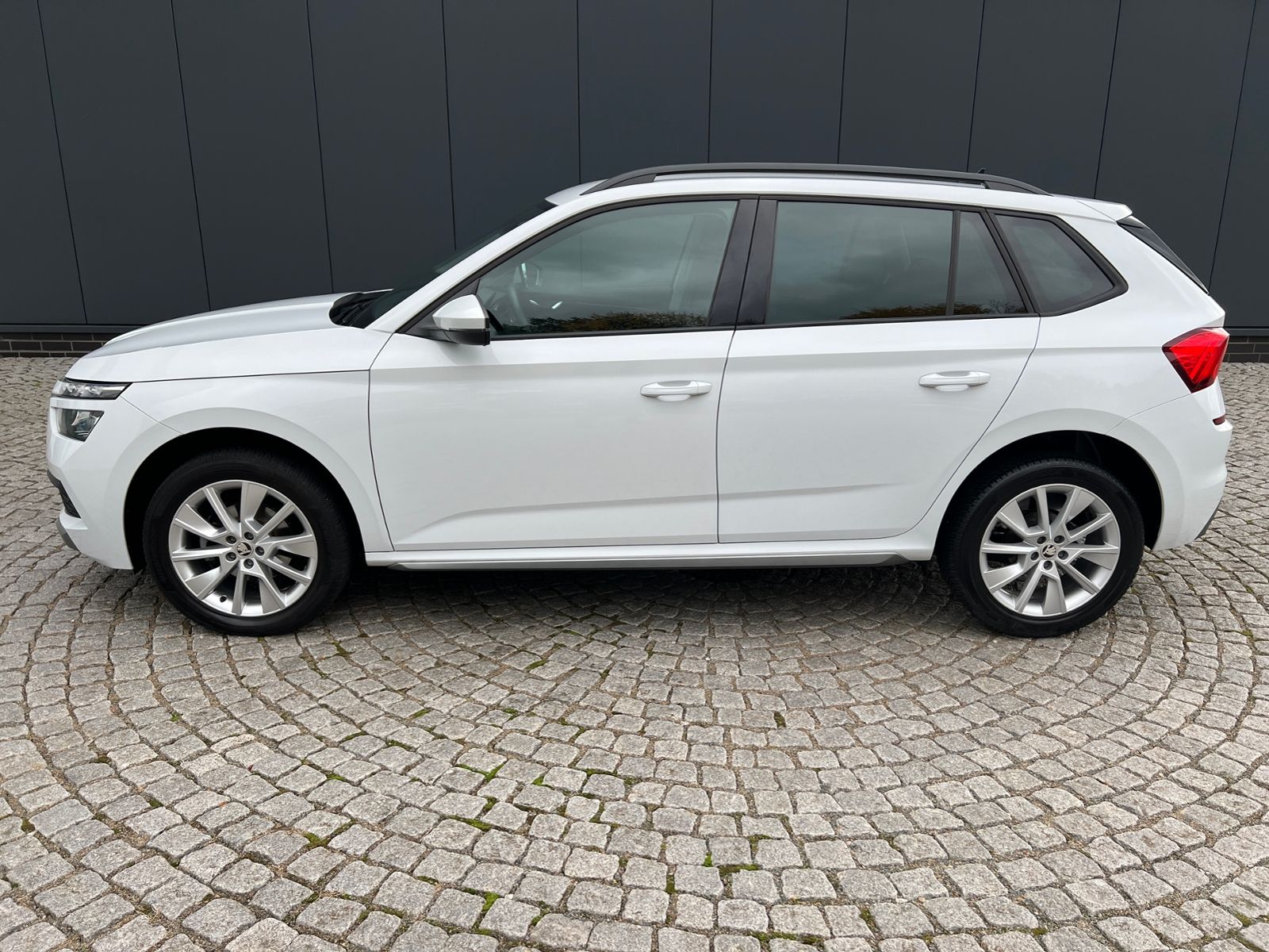 Fahrzeugabbildung SKODA Kamiq Style 1.5 TSI DSG *AHK, LED, ACC, 17"-LM*