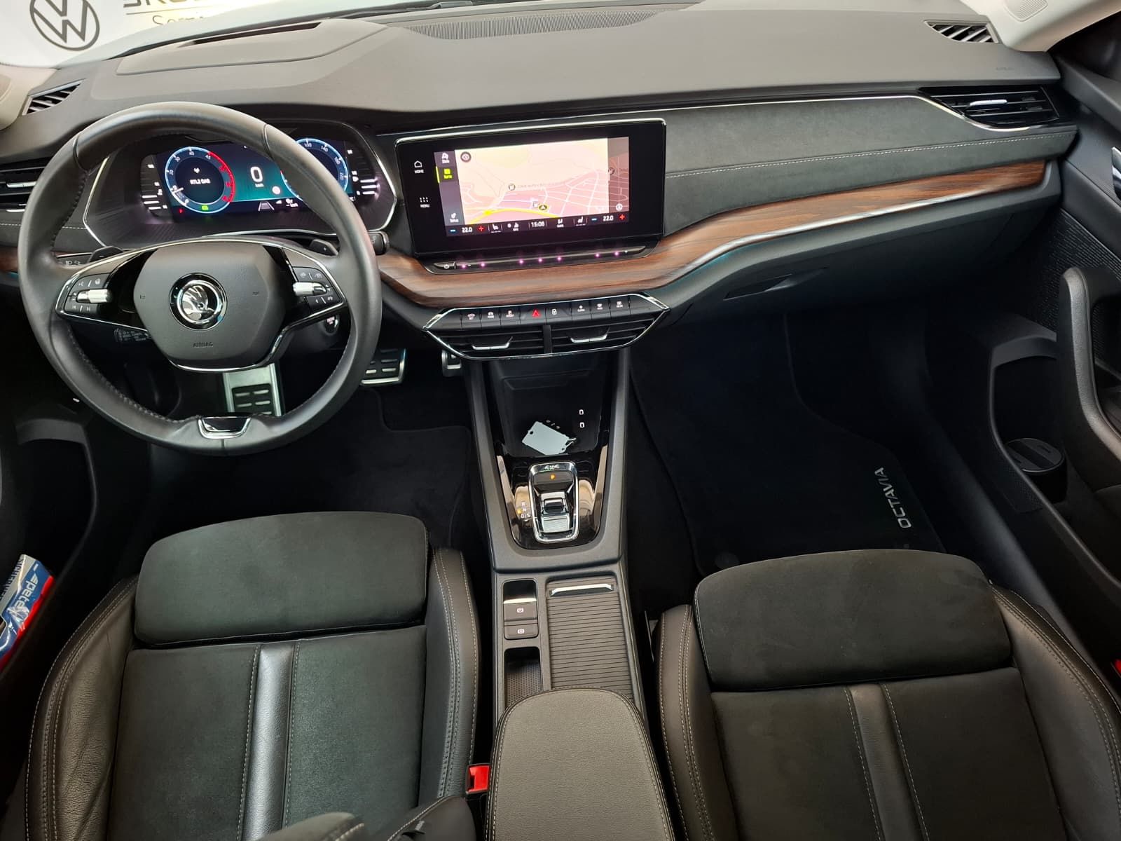 Fahrzeugabbildung SKODA Octavia Combi Scout 2,0 TDI DSG 4x4 +AHK +Kamera