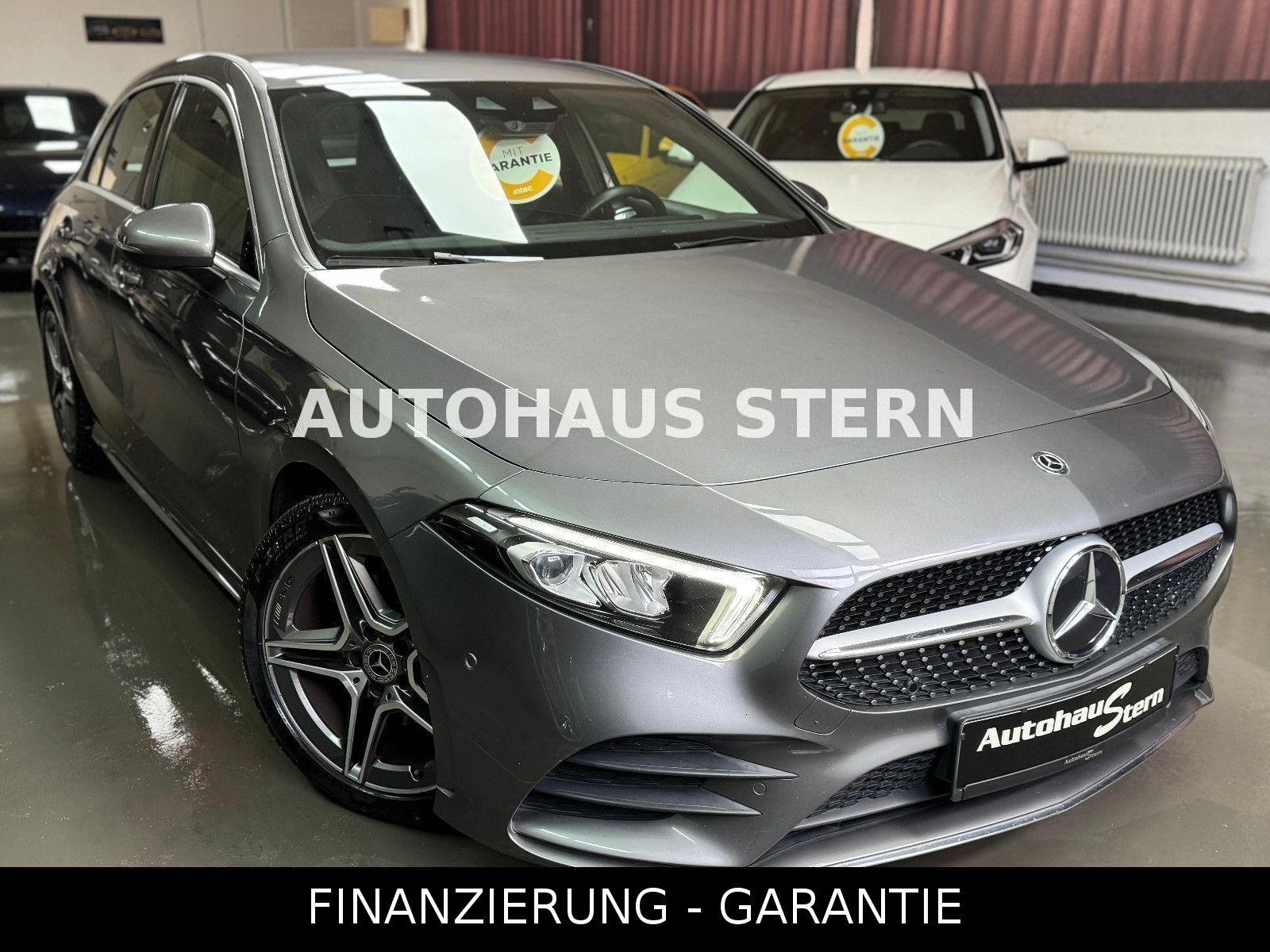 MERCEDES-BENZ A 200 AMG Line Carplay Kamera LED 8xReifen Spur