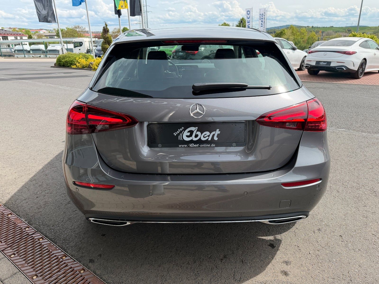 Fahrzeugabbildung Mercedes-Benz A 200 Progressive R-Kamera+LED+DAB+IHC+MBUX