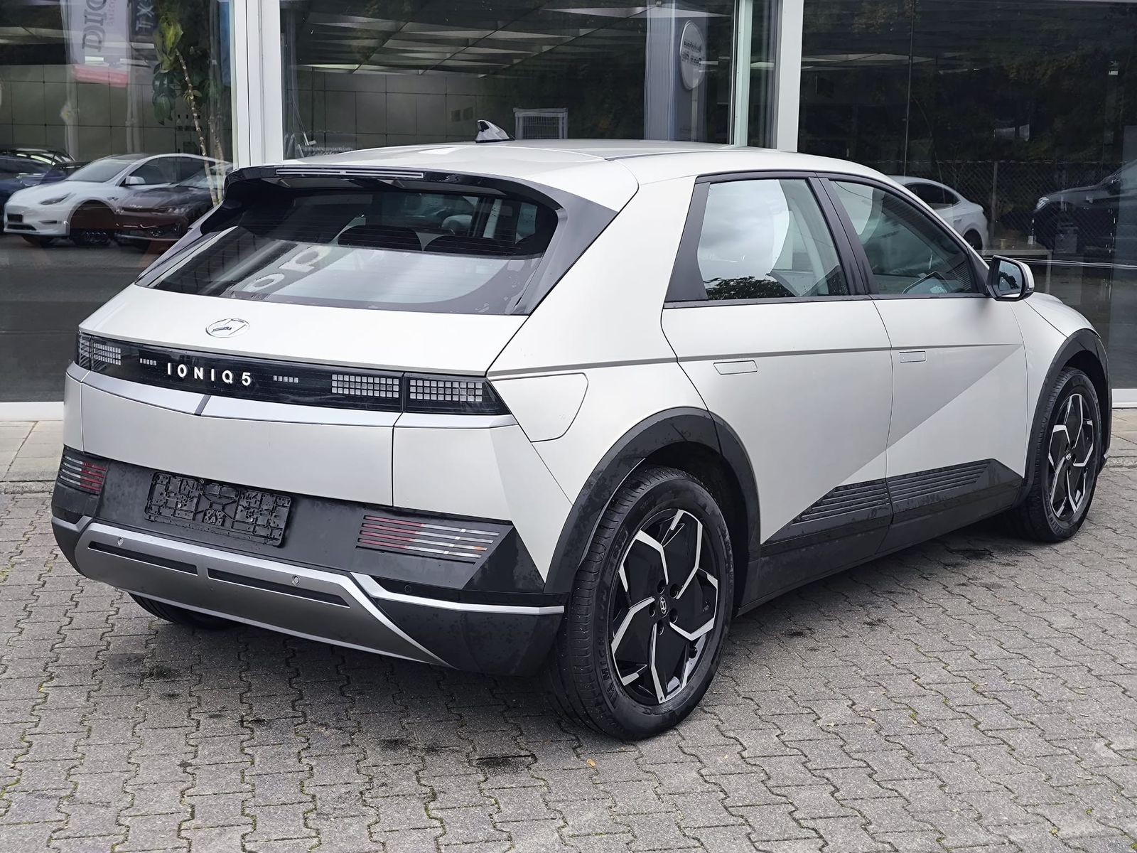 Fahrzeugabbildung Hyundai Ioniq 5 NAVI+LED+SHZ+KAMERA+ACC+AHK+19"+