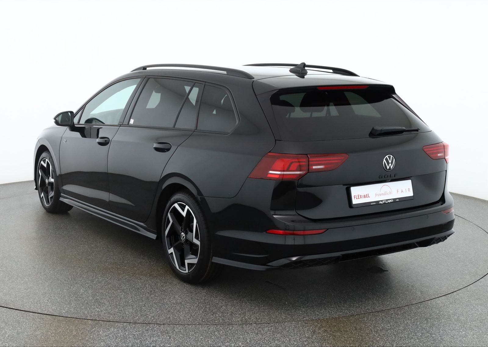 Volkswagen Golf VIII Variant 1.5 eTSI R-Line DSG LED ACC AH imagem 3