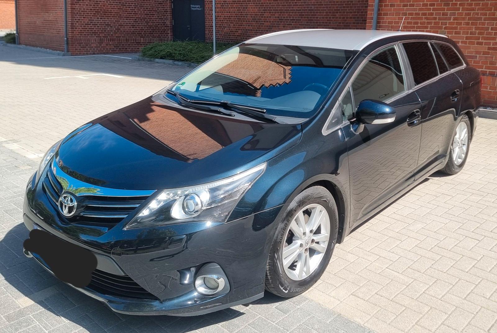 Toyota Avensis Combi 1,8 Navi WR TÜV neu