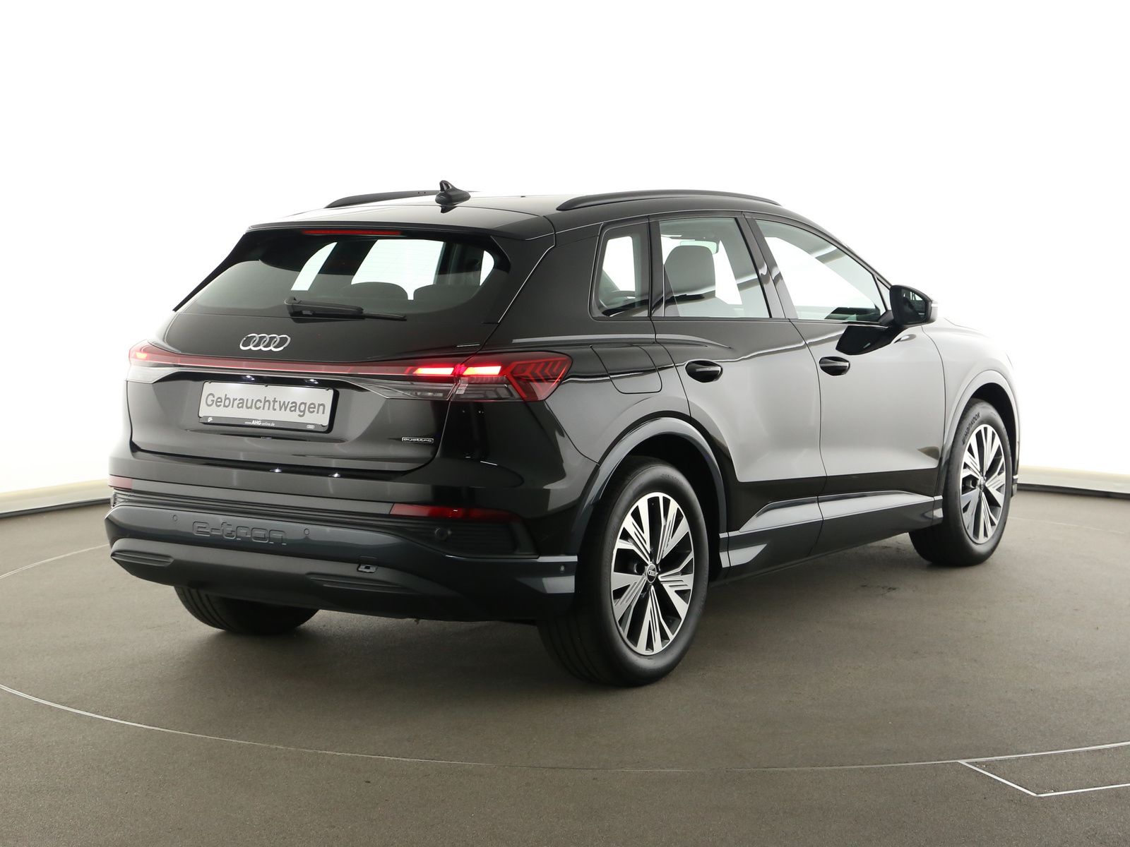 Audi Q4 e-tron 45 quattro 195 kW LED Navi ACC Kamera foto 11