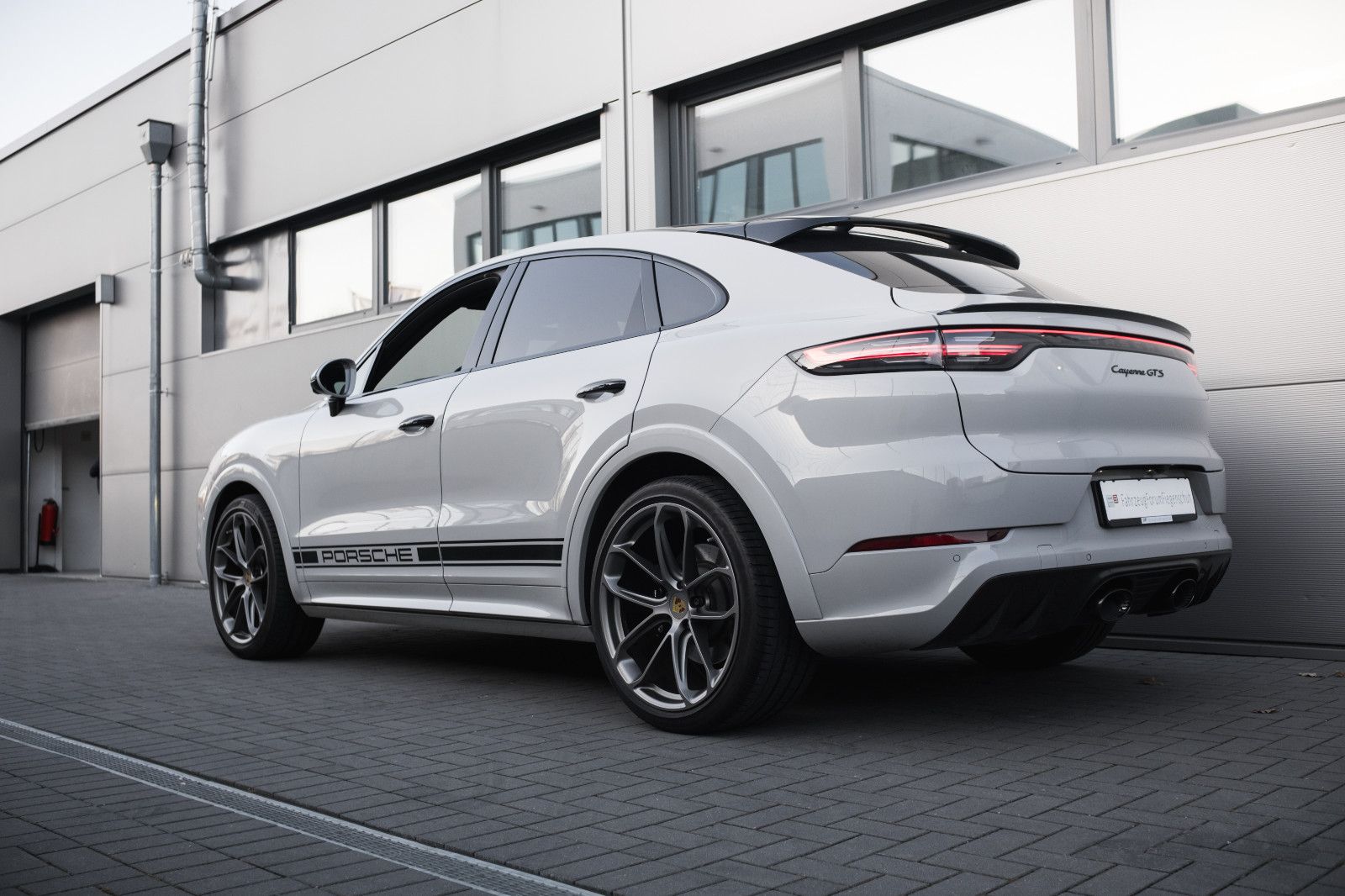 Fahrzeugabbildung Porsche Coupe GTS-Leichtbau-Inno-STHZ-PASM-360 Kamera