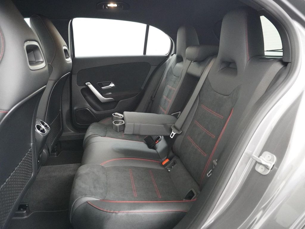 Mercedes-Benz A 180 Star Edition AMG Line | Voorstoelen Verwar