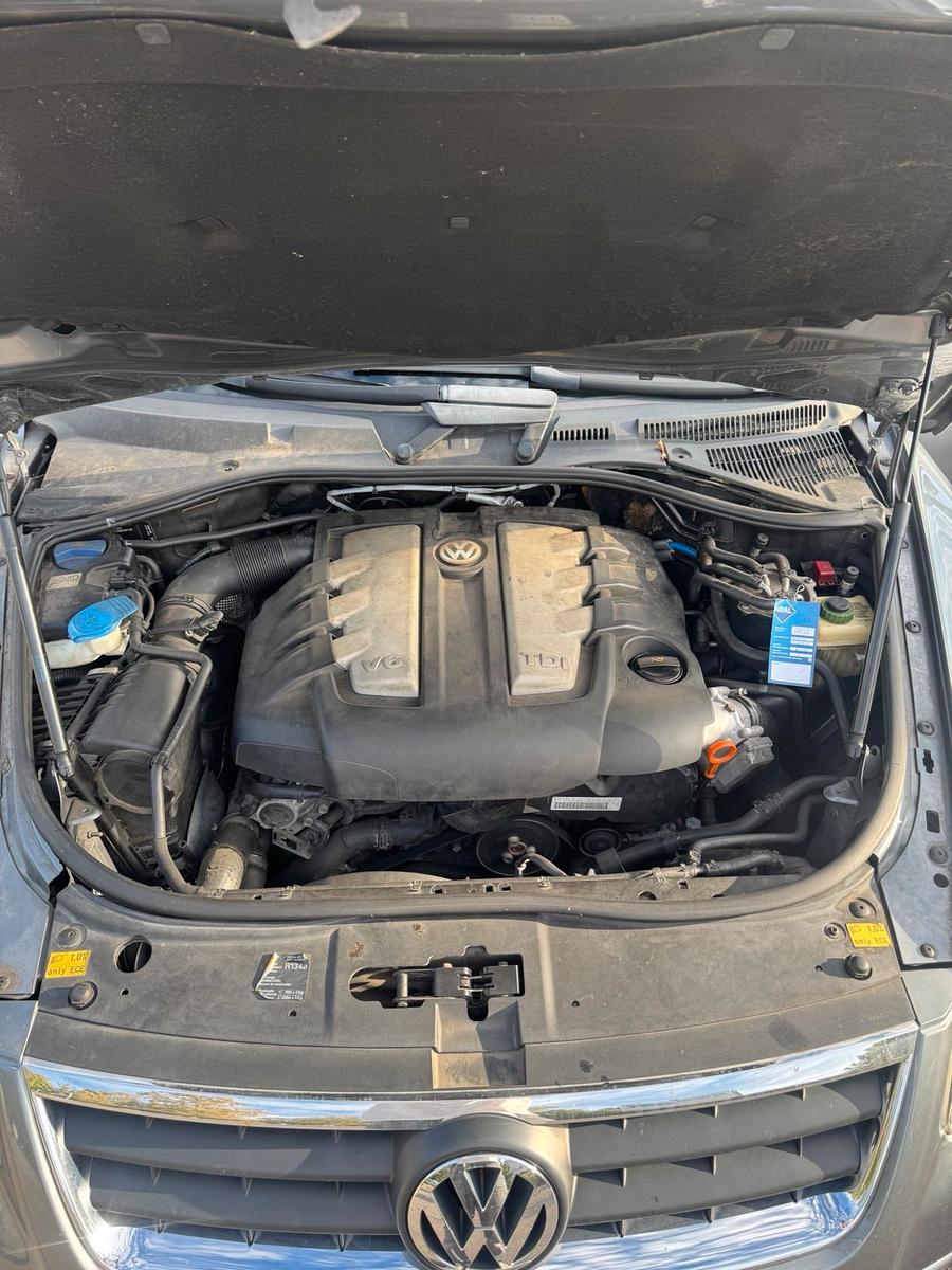 Volkswagen Touareg 2005 — photo 15