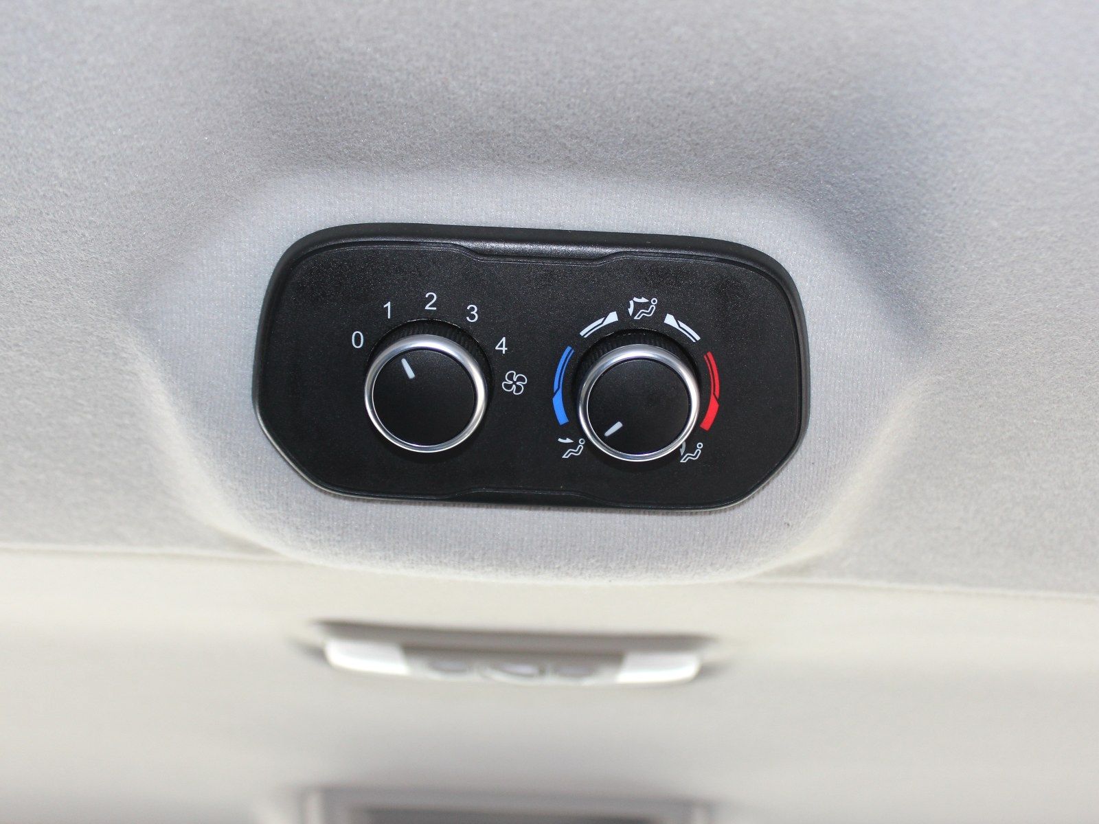 Fahrzeugabbildung Ford Transit Custom 320 L1 Trend