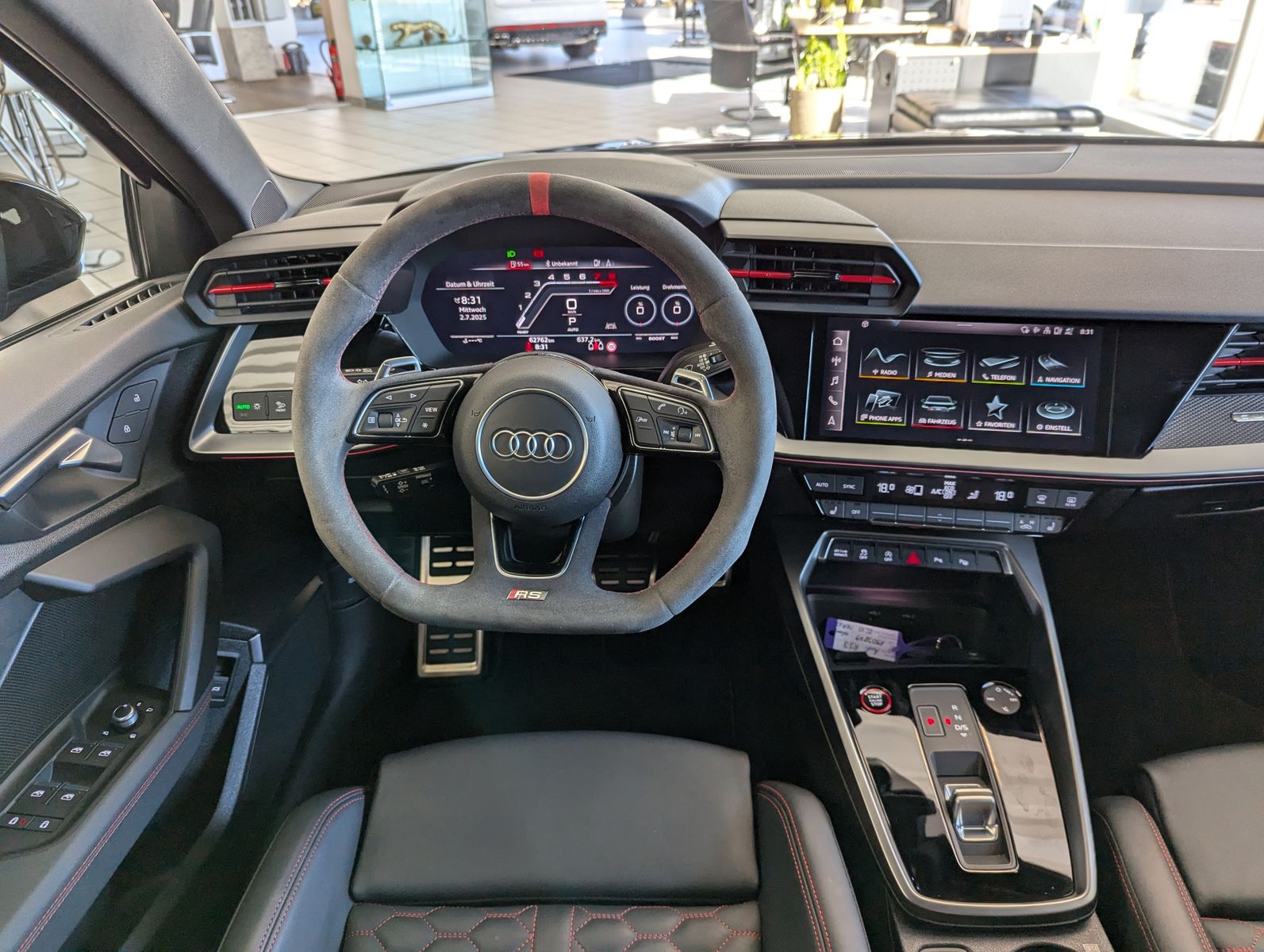 AUDI RS 3 2.5 TFSI quatt Matrix HUD Nappa Cam B&O 19" - Image 18