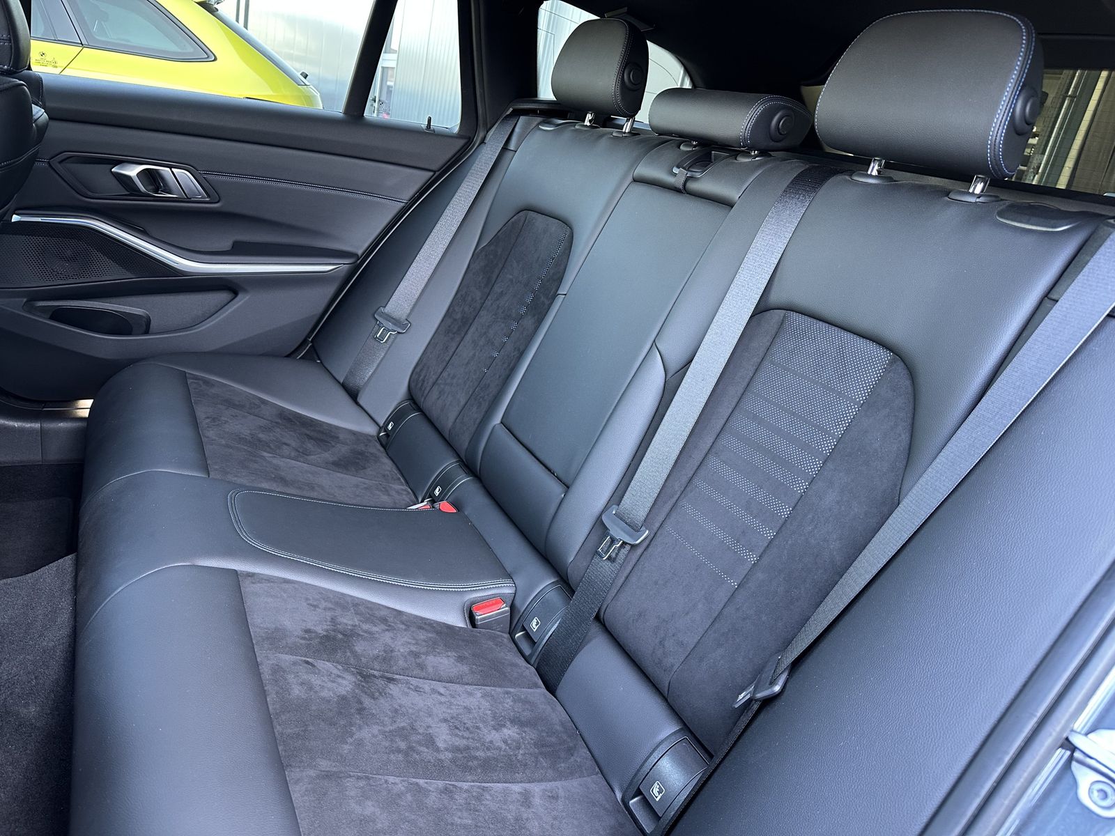 Fahrzeugabbildung BMW 330e Touring M-Sport NAV+LASER+AHK+ACC+360°+HUD