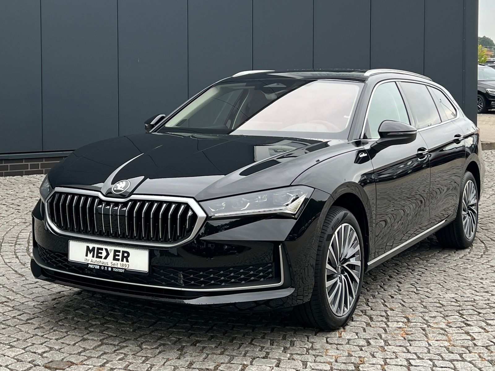 Fahrzeugabbildung SKODA Superb Combi L&K 2.0 TDI DSG 4x4 *AHK, Matrix-LE