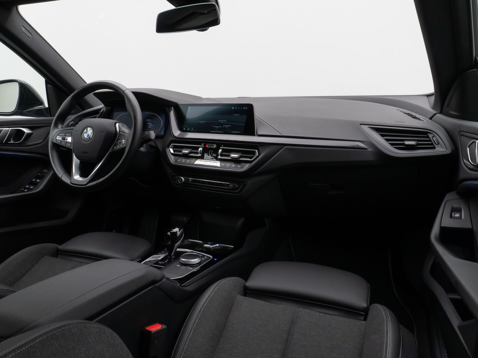 Fahrzeugabbildung BMW 218i Gran Coupé SportLine DAB PDC DrivAssist LED