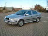 Skoda Octavia 1.6 SLX 74kW SLX - Skoda Octavia: Slx