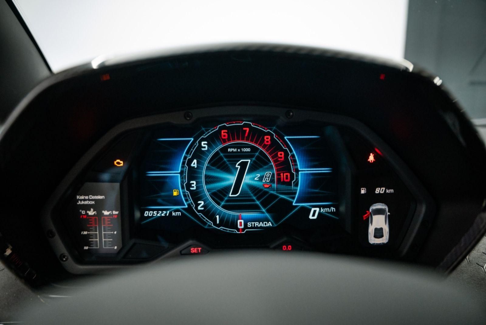 Fahrzeugabbildung Lamborghini Aventador Ultimae/KAMERA/CARBON/GARANTIE 05/27