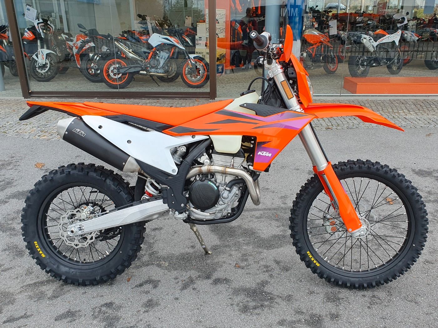 Fahrzeugabbildung KTM 350 EXC-F 350 Modell 2024 Neufahrzeug