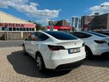 Tesla Model Y Long Range RWD inkl. AHK und Winterräder - Tesla Model Y in Frankfurt (Main)