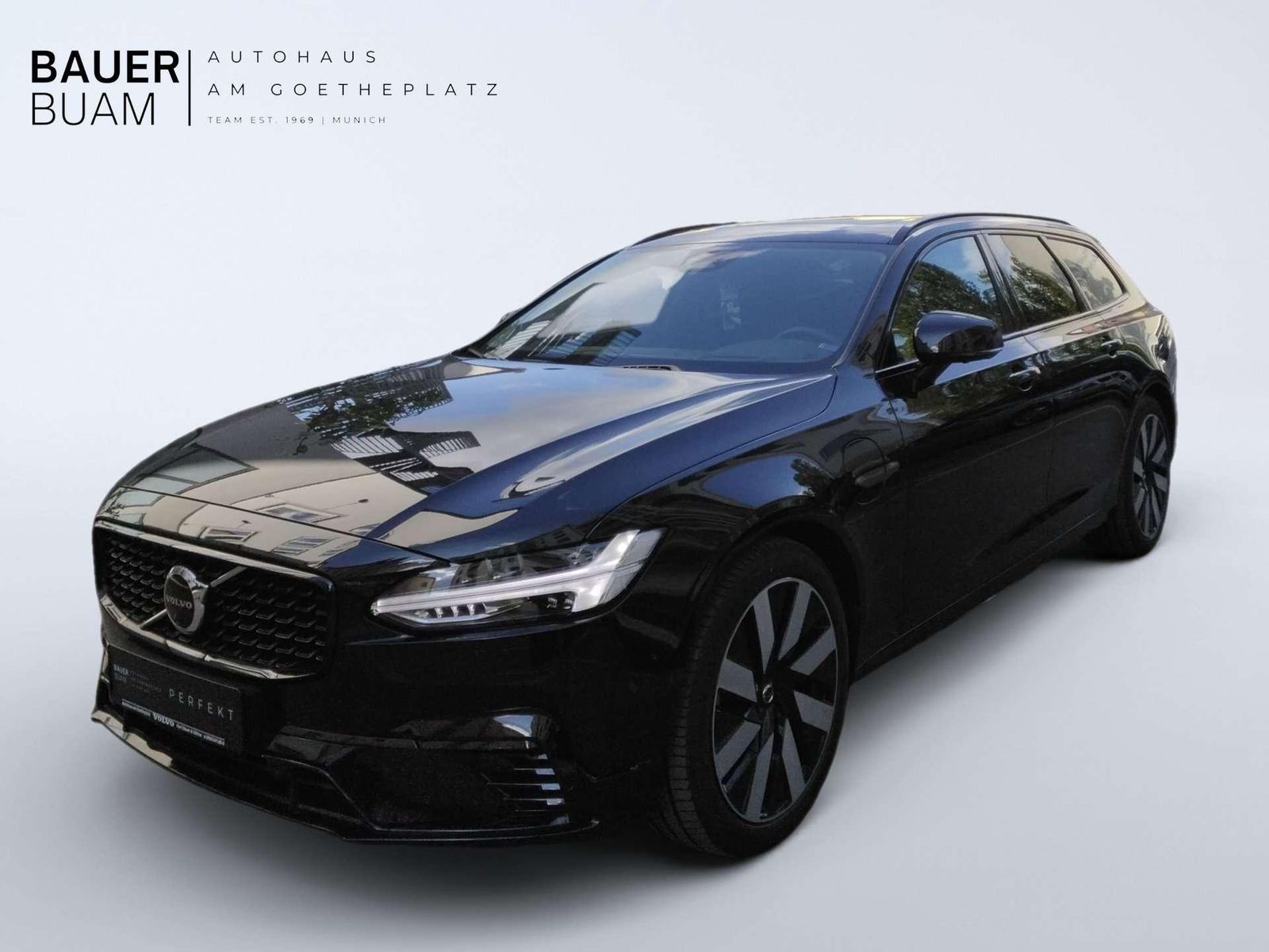 Volvo V90 Plus Dark Recharge Plug-In Hybrid AWD