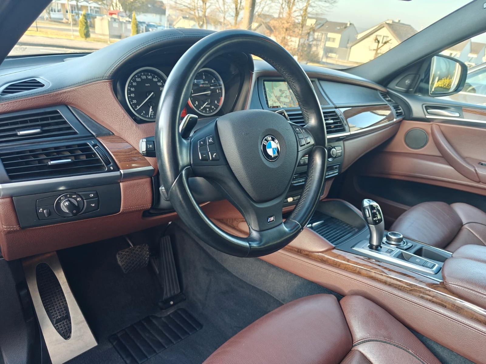 BMW X6 M50d 381 ch • Cuir Merino • Head-up • ACC Stop&Go • Caméras 360° • Toit ouvrant • Attelage