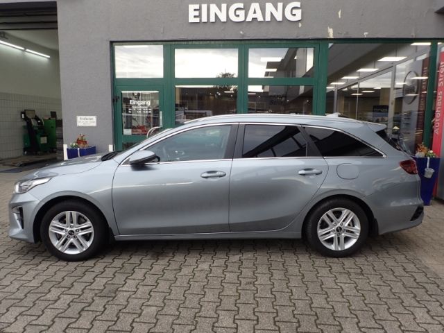 Fahrzeugabbildung Kia Ceed_sw 1.0 Edition 7 AHK R-Cam LHZ&SHZ Apple Ca